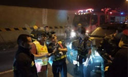 滬昆高速懷化段隧道發(fā)生貨車追尾起火，滯留人員依據(jù)隧道應(yīng)急疏散燈具安全疏散